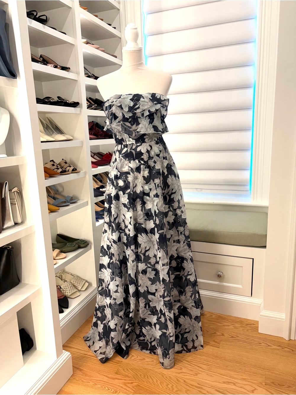 NWT Sachin + Babi Navy and White Floral Strapless Maxi Sz 0